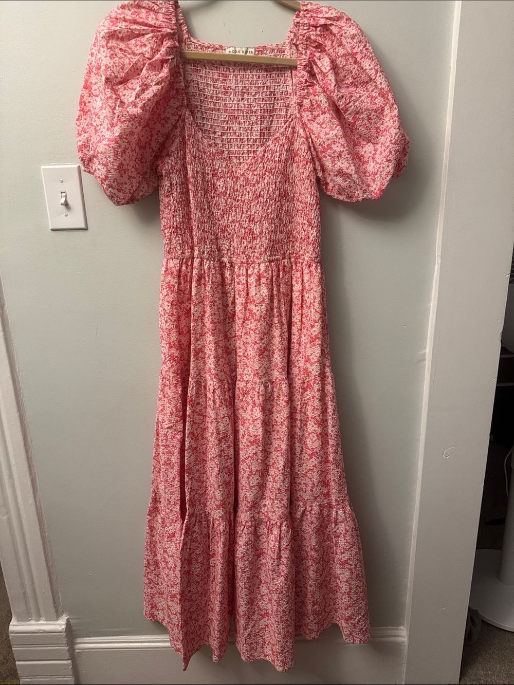 Moon River Pink Floral Midi Dress with Puff Sleeves